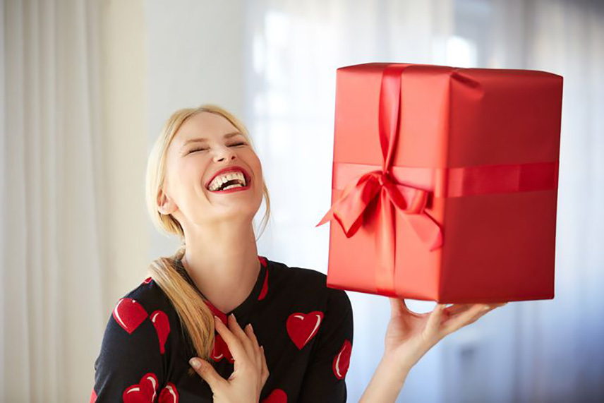 idea regalo perfetta pupa per l'amica fashion addict: i kit make up pochette + trucco