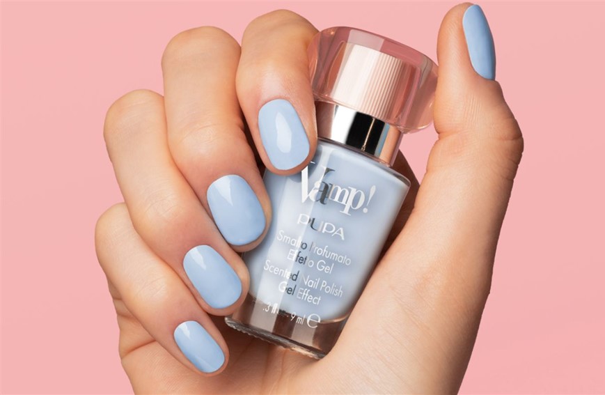 manicure pastel azzurra 